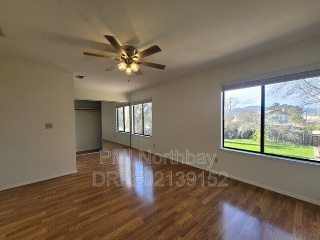 Building Photo - 3552 Larchmont Ct