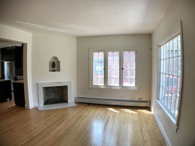 Building Photo - 1740 Leyden St
