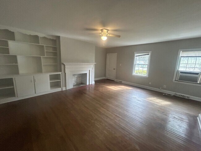 Building Photo - 1717 Kennedy Dr
