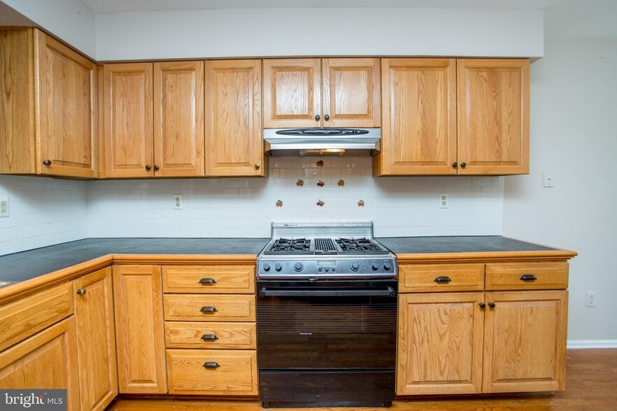 Building Photo - 9 Sturbridge Ct