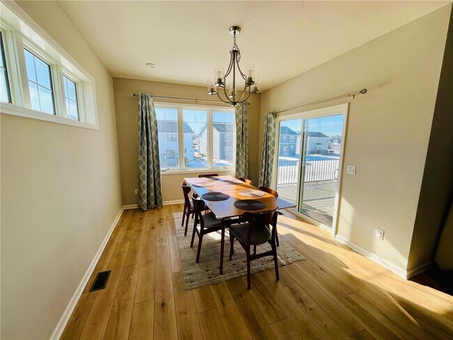 Building Photo - 1935 Mulberry Ln