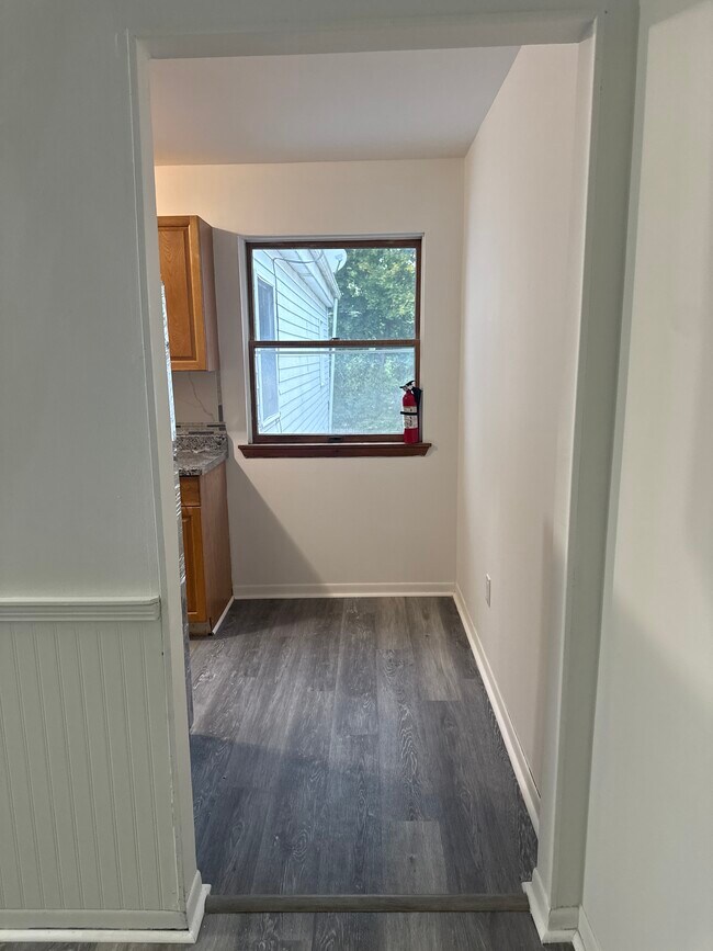 Building Photo - 21 Bleecker Pl