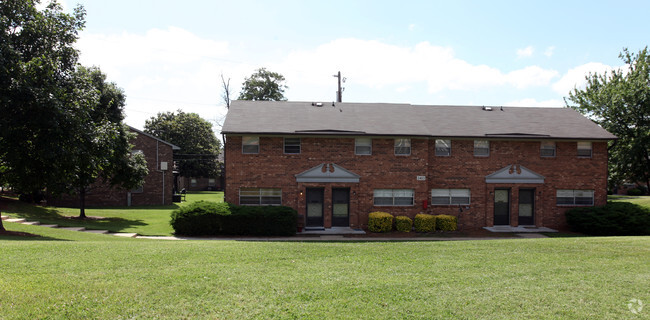 Primary Photo - Colts Run Apartments