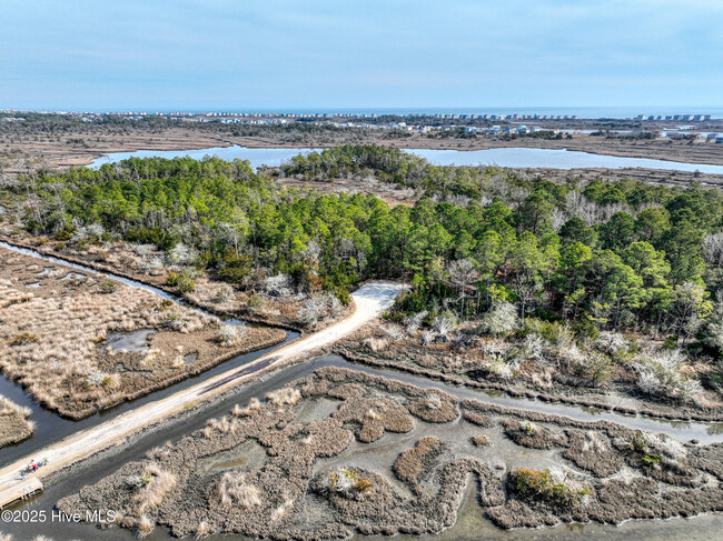 Building Photo - 105 Wax Myrtle Wy