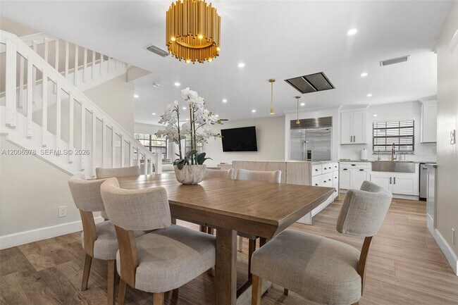 Building Photo - 9161 Vineyard Lake Dr