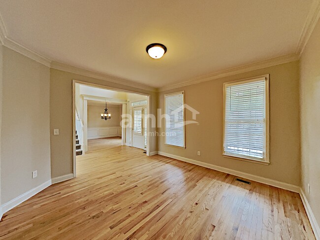 Building Photo - 714 Golden Farm Way