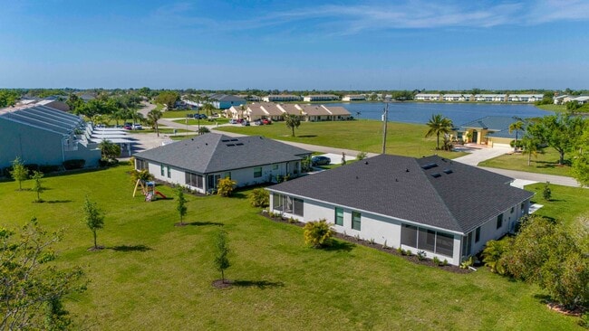 Building Photo - NEW VILLA HOME on the Golf Course
