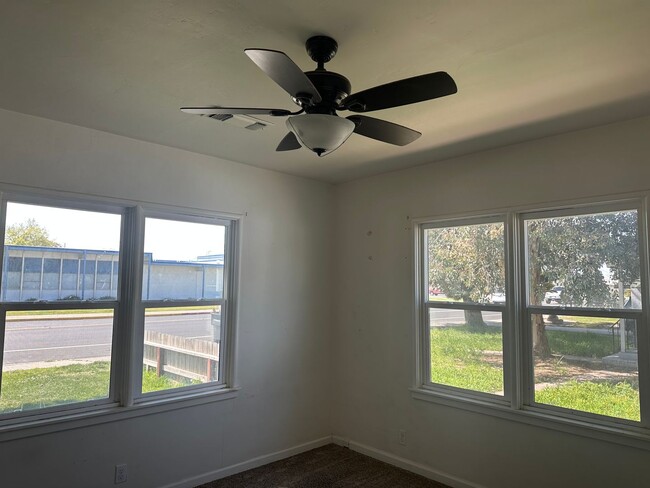 Building Photo - Charming home in Hanford, Ca