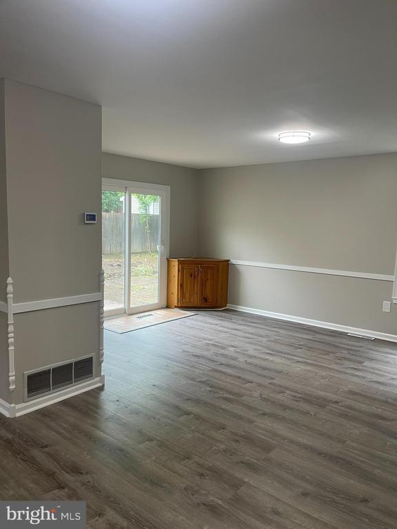 Building Photo - 35 Honeysuckle Dr