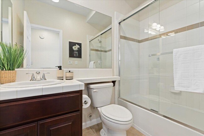 Building Photo - 501 Sugar Maple Ln