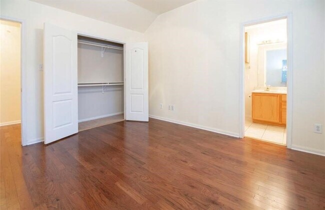 Building Photo - 1209 Lovett St
