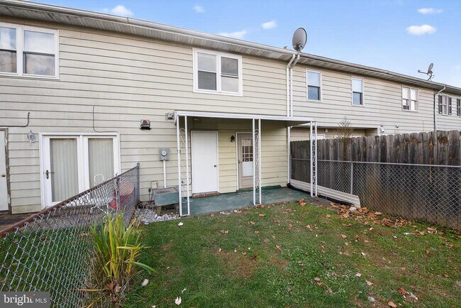 Building Photo - 224 Moore Dr