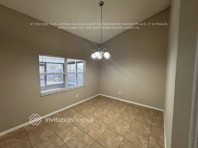 Building Photo - 2825 Mnr Hl Dr