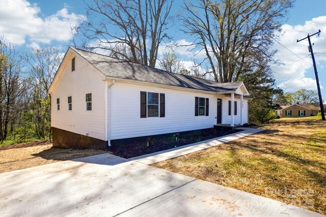 Building Photo - 132 Shady Grove Rd