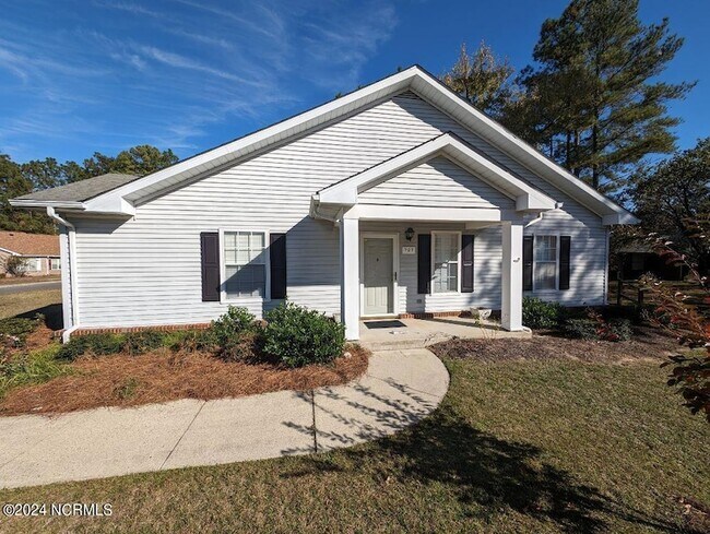 Building Photo - 727 Chancery Ln