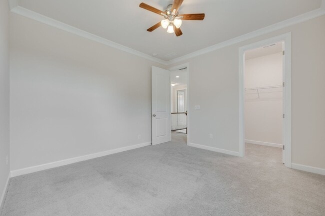 Building Photo - Gorgeous 4 bed 3.5 bath French country hom...