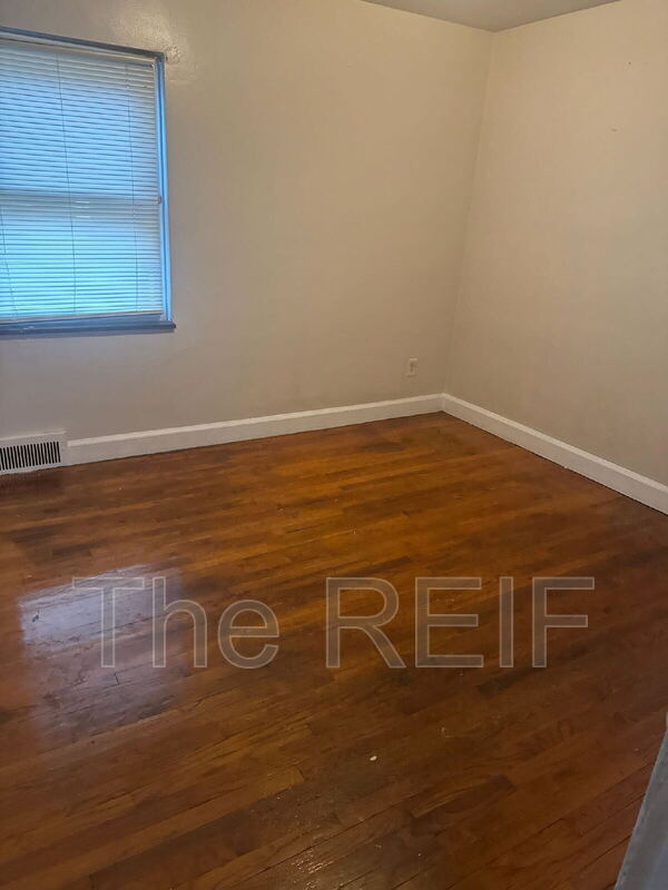 Building Photo - 11110 Wayburn St