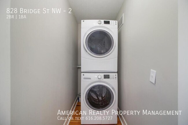 Building Photo - 828 Bridge St NW