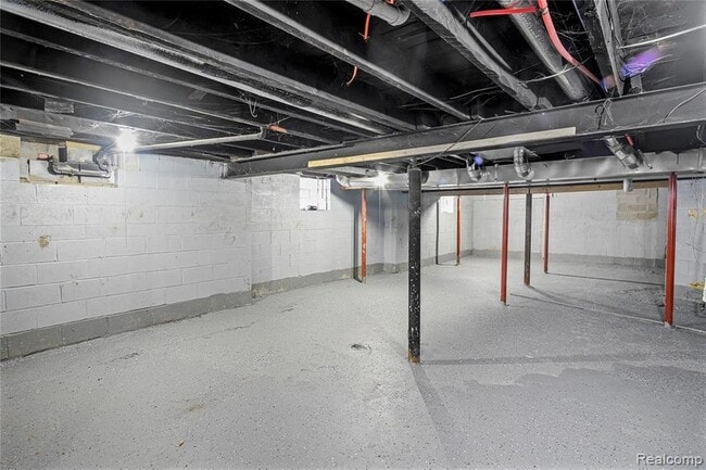 Building Photo - 671 Clairmount Ave