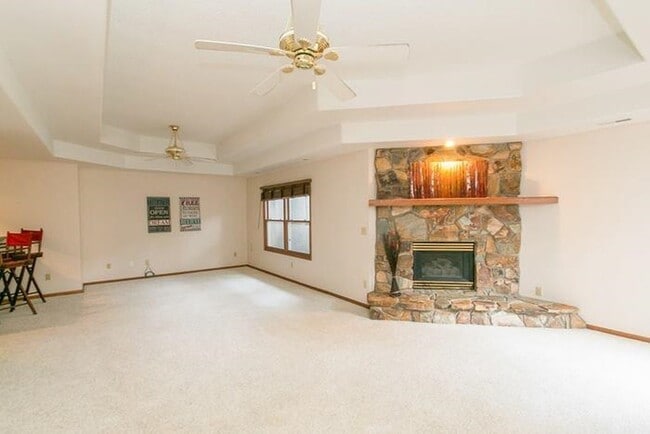 Building Photo - Huge 3-bedroom, 4-bath, 3-car garage townhome in Longfellow neighborhood