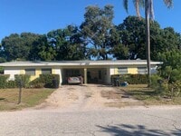 Building Photo - Light and Bright Two Bedroom Duplex in Gulfport