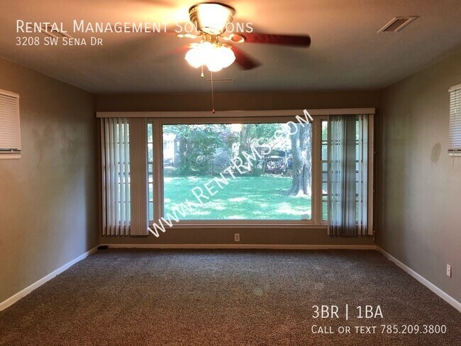 Building Photo - 3208 SW Sena Dr