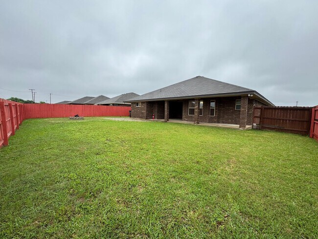 Building Photo - 5907 Verde Dr
