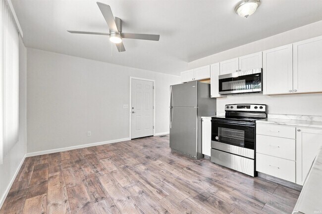 Building Photo - 7123 Strawberry Dr