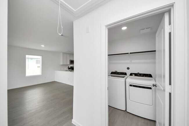 Building Photo - 25415 Birch St