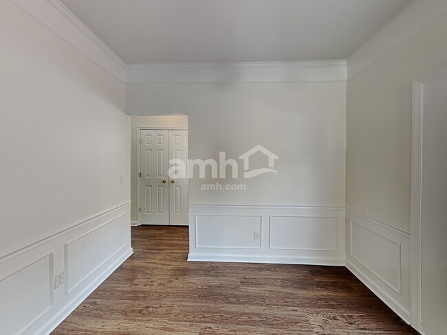 Building Photo - 1540 Cardinal Ln