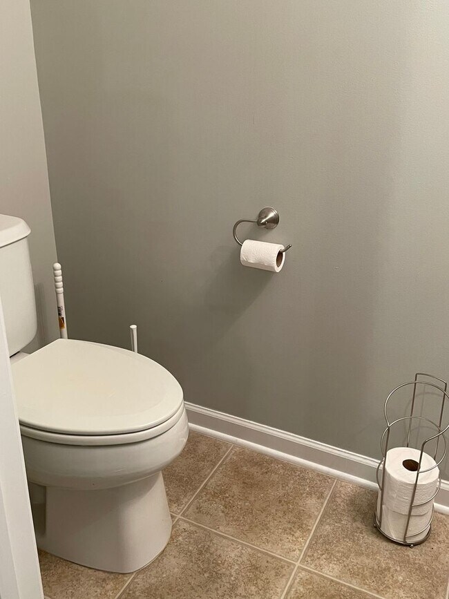 Building Photo - Conveniently Located Townhome in Pooler