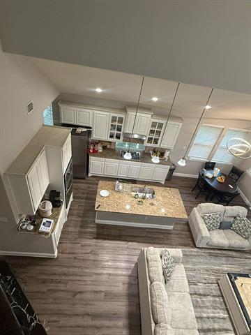 Building Photo - 15572 Yarberry Dr