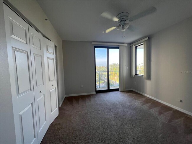 Building Photo - 670 Island Way