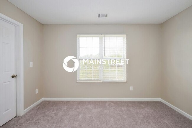 Building Photo - 4 Bedroom Pet-Friendly Home in Lithonia, GA with Main Street Renewal