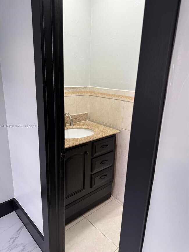 Building Photo - 6921 SW 129th Ave