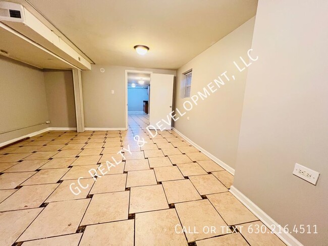 Building Photo - 1732 W Wallen Ave