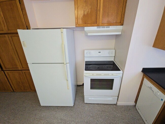 Building Photo - 4BD/2BA Eureka home close to schools, medical services