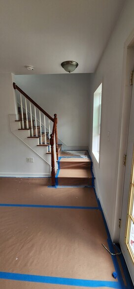 Building Photo - 391 Newport Ave