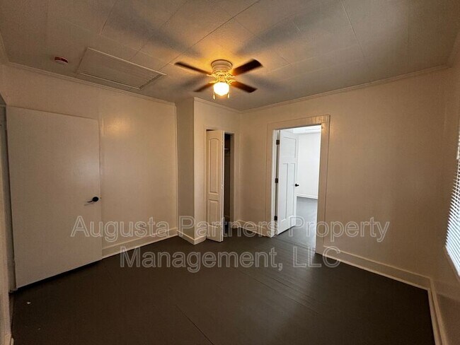 Building Photo - 114 Calvary Dr