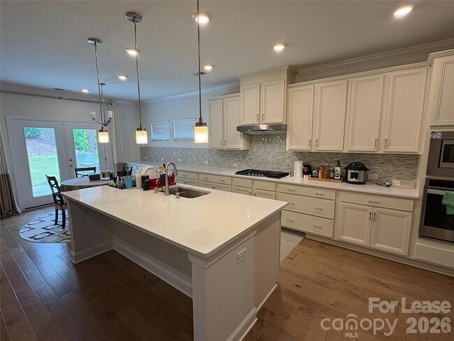 Building Photo - 11602 Clems Branch Dr