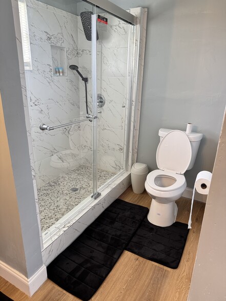 Bathroom - 414 N 60th Way