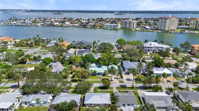 Building Photo - 759 Lantana Ave