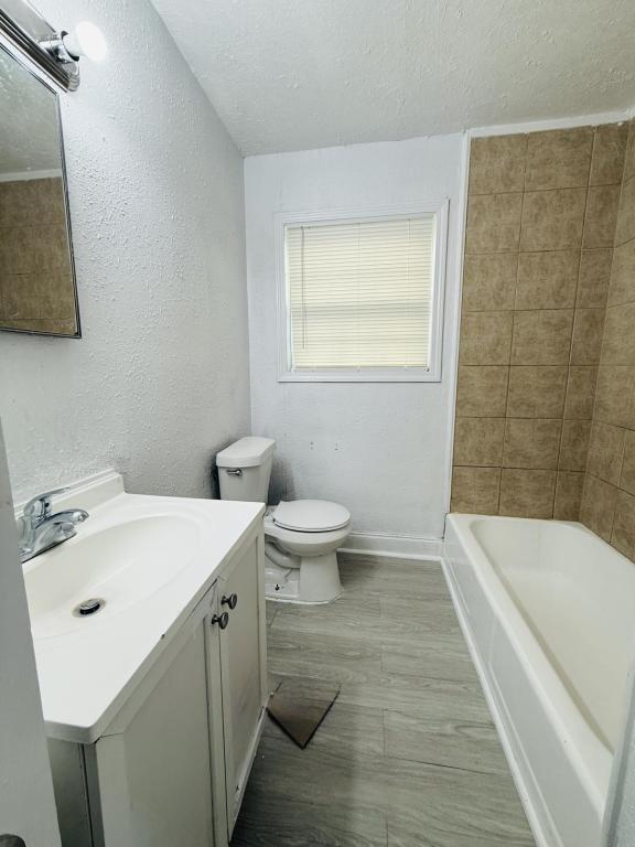 Building Photo - 2419 35th St