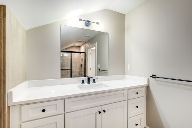 Building Photo - 2211 Farougi Ct