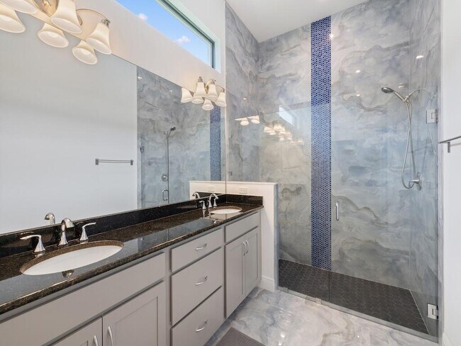 Building Photo - 12442 SW Lunata Way