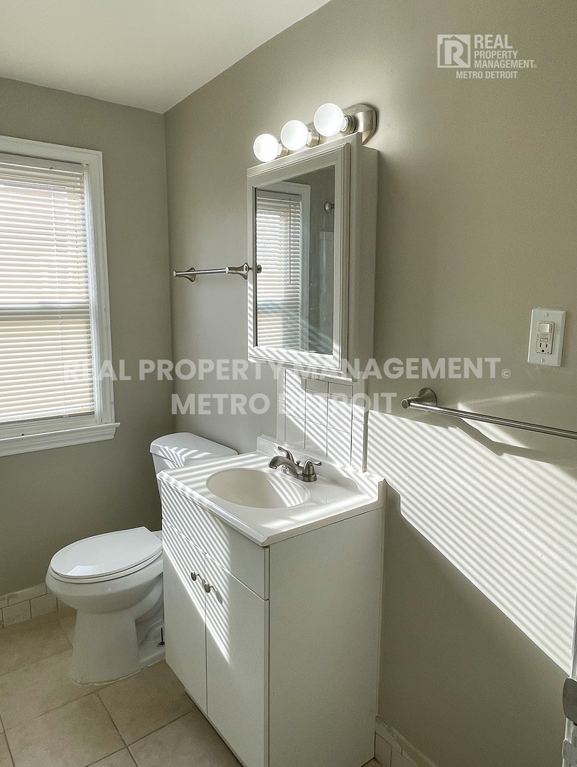 Building Photo - 16210 Ferguson St