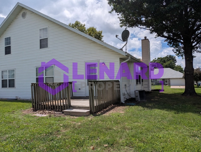 Building Photo - 714 Pinhook Dr