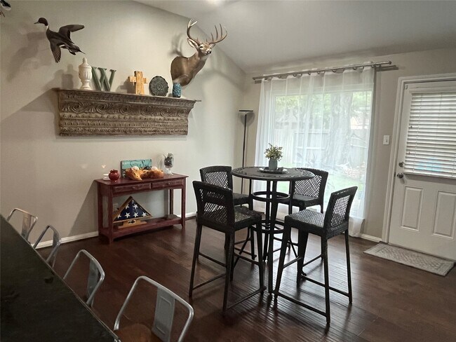 Building Photo - 15522 Valley Plum Ct