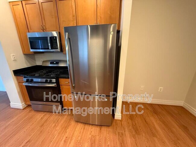 Building Photo - 414 Water St