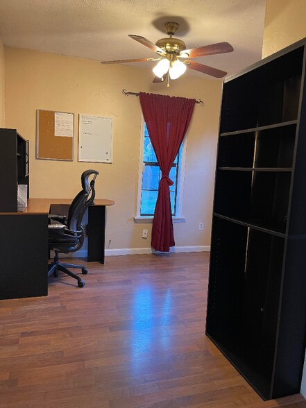Building Photo - 2169 Estate Cir